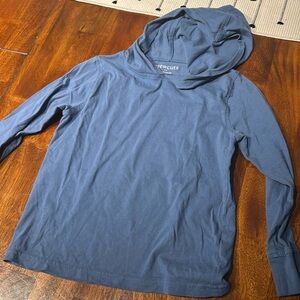 Boys size small 6-7 JCrew/Crew Cuts long sleeve shirt with a hood.